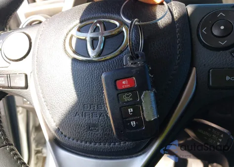 2017 Toyota Rav4 Xle z USA, uszkodzony, nr VIN 2T3WFREV9HW321141